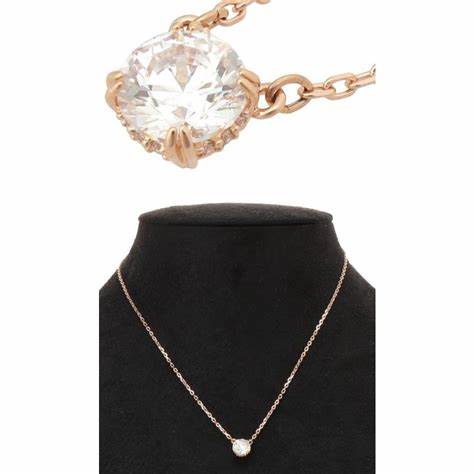 Swarovski 5636710 Colgante Stilla - Circonita blanca talla redonda, baño de oro rosa