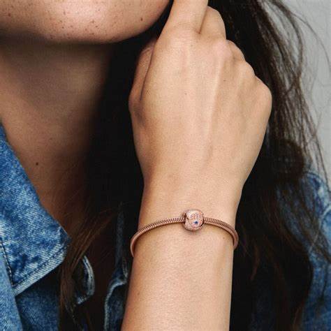 Pandora 780101C01 Hamsa, Ojo que todo lo ve y Pluma - Chapado en oro rosa de 14k