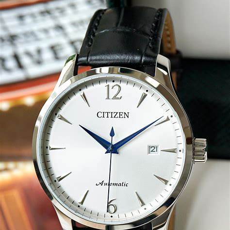 Citizen NJ0110-18A Reloj mecánico automático para hombre, esfera plateada, correa de piel negra