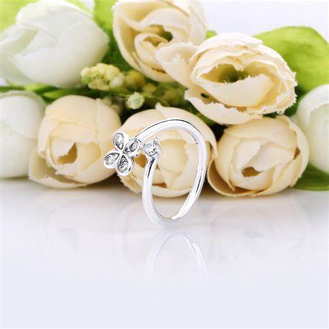 Pandora 197988CZ-52 Four-Petal Flower Twisted Ring - Size 52