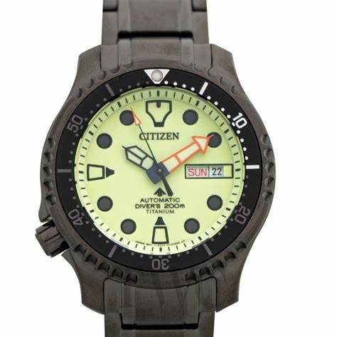 Citizen NY0108-82X Reloj Promaster Diver automático para hombre, esfera con luminiscencia, brazalete de titanio